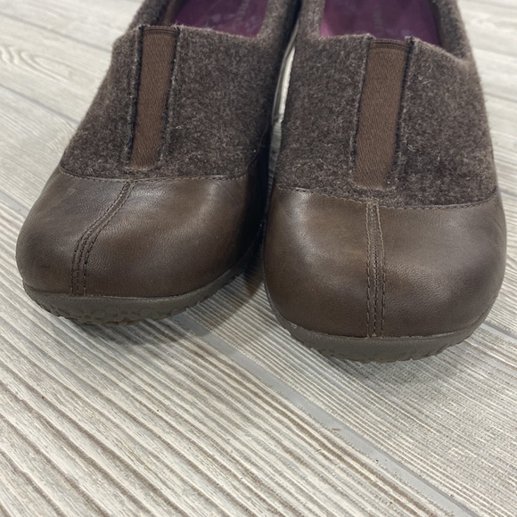 Merrell Tulip Espresso Brown Wool and Leather Wedges - sz 9.5 - Picture 3 of 9